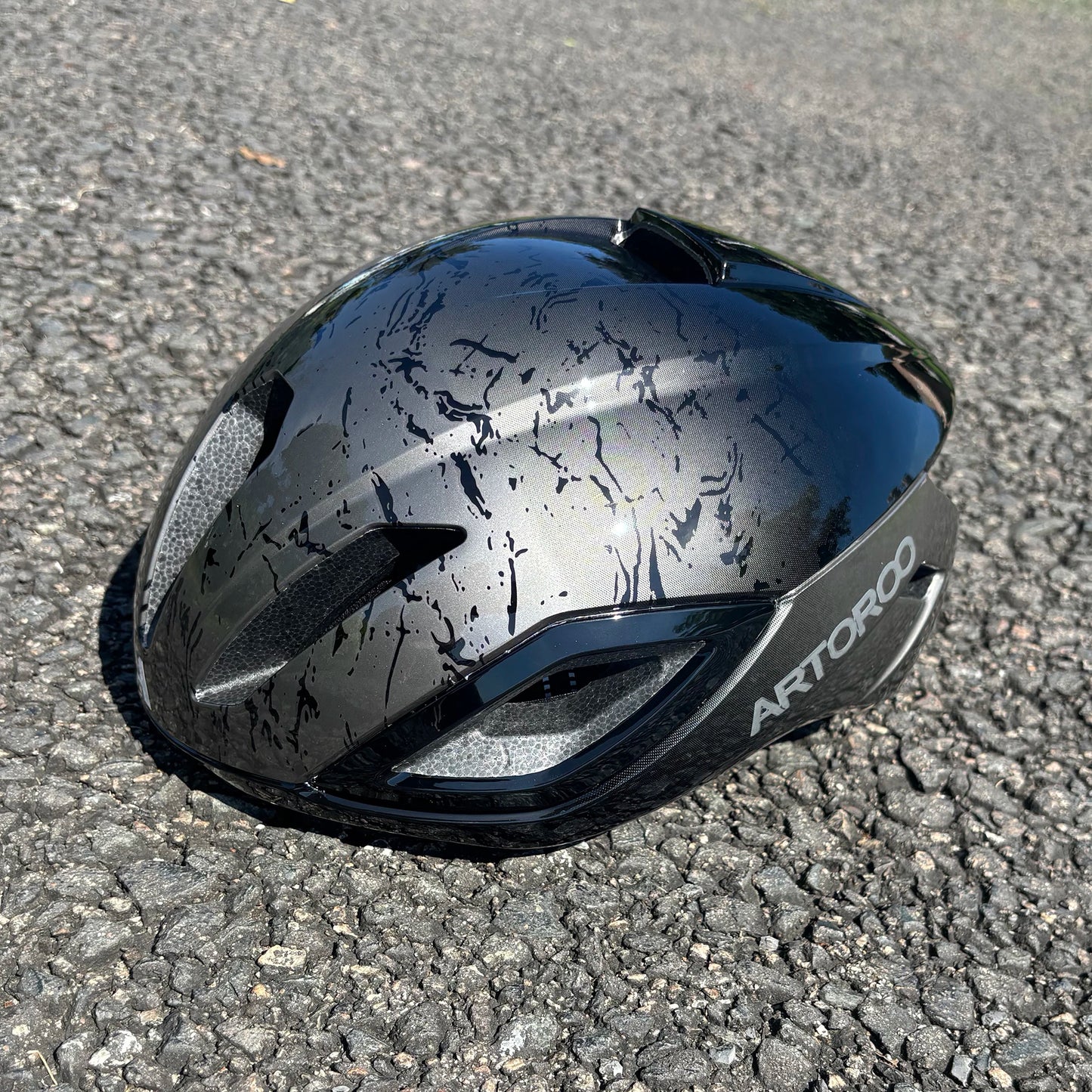 ARTOROO Ultralight Aero Road Bike Helmet For Adults