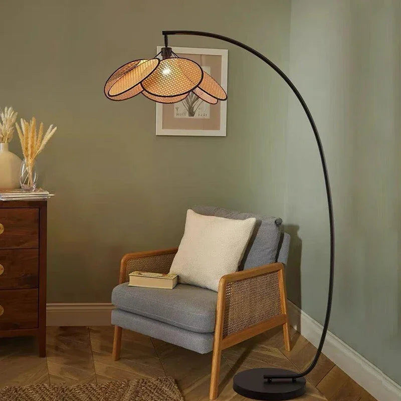 Features Rattan LED Floor Lamp For Living Room