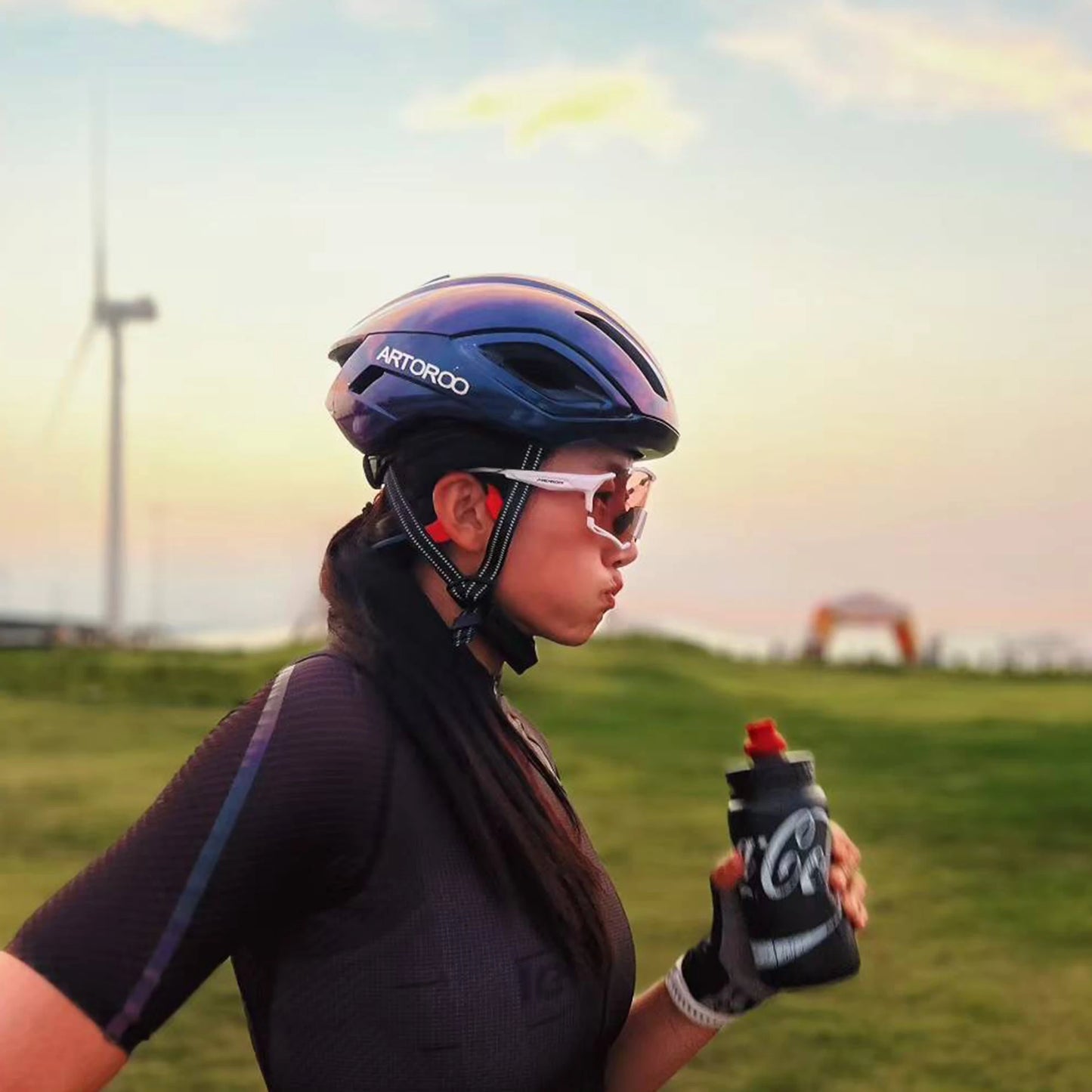 ARTOROO Ultralight Aero Road Bike Helmet For Adults